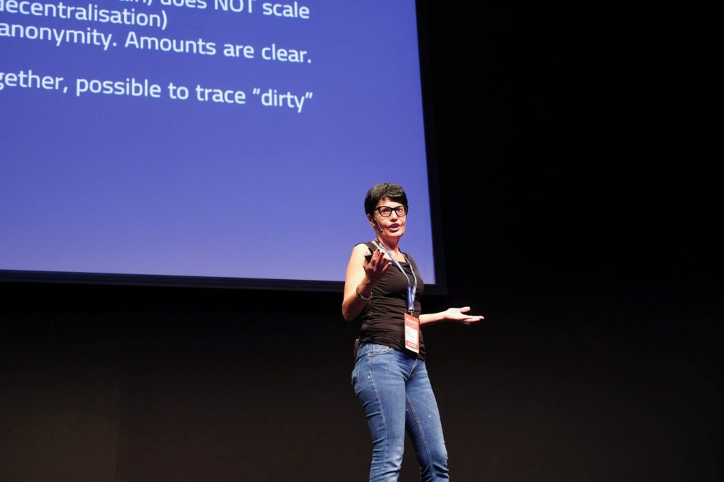 Simona Macellari: a technical introduction to Bitcoin and Blockchain