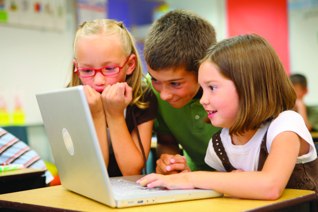 Funding to help kids learning: ScienceMotion project at Codemotion Agora